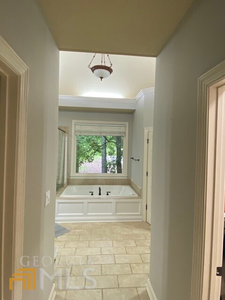 Photo 17 of 34 - 1015 York Cv, Alpharetta, GA 30004