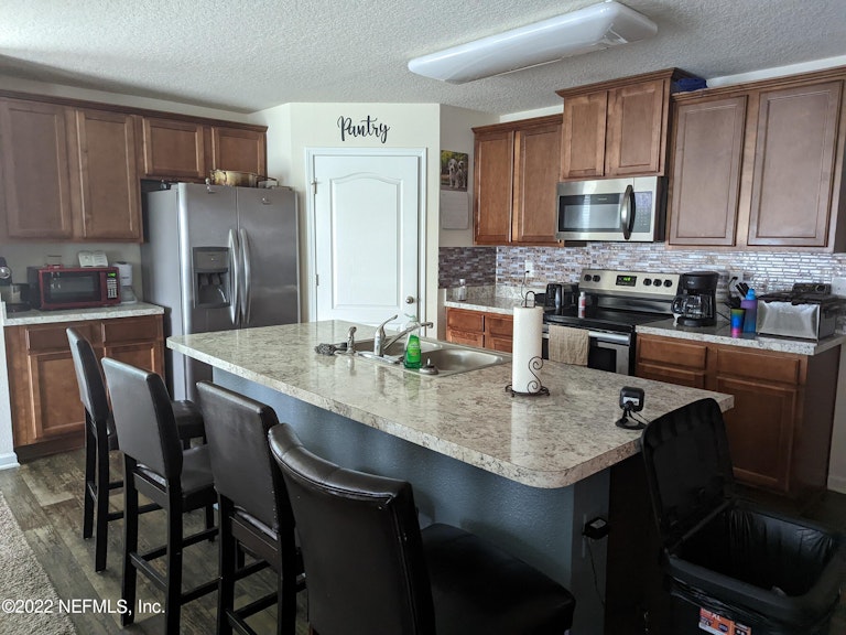 Photo 5 of 8 - 2054 Tyson Lake Dr, Jacksonville, FL 32221