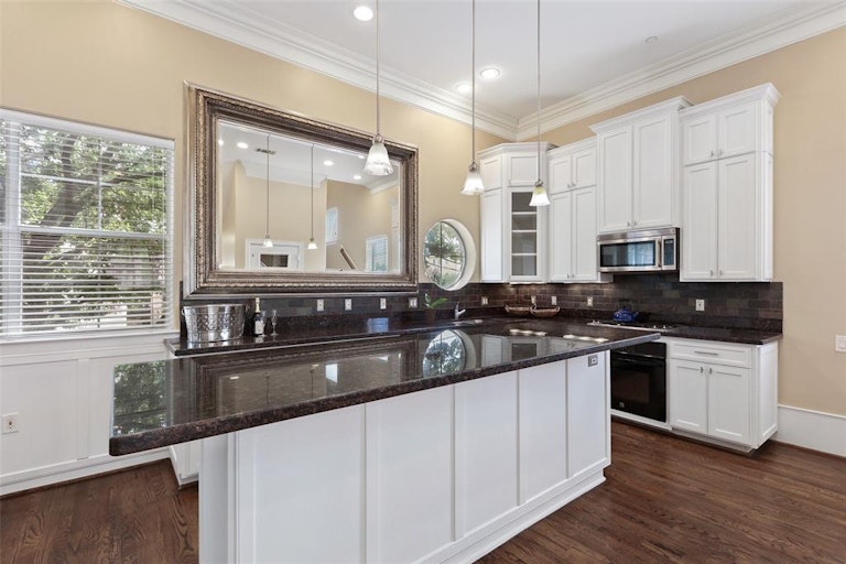 Photo 8 of 36 - 1213 Rosedale St, Houston, TX 77004