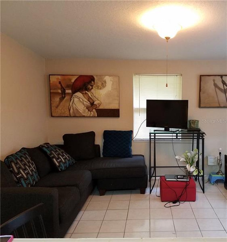 Photo 7 of 12 - 10207 N 21st St, Tampa, FL 33612