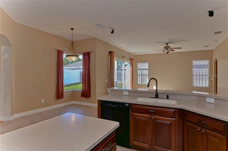 Photo 16 of 25 - 14827 Coral Berry Dr, Tampa, FL 33626