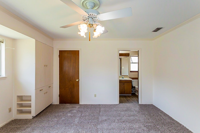 Photo 18 of 19 - 4122 Modena Dr, San Antonio, TX 78218