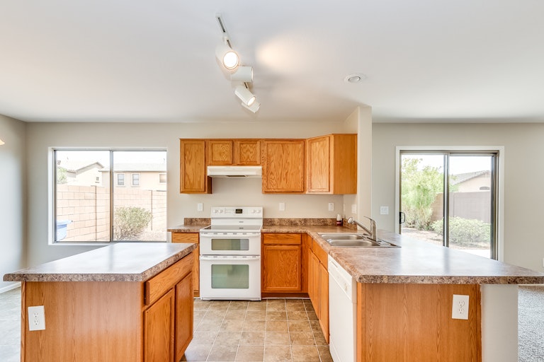 Photo 4 of 30 - 4938 W Desert Dr, Laveen, AZ 85339