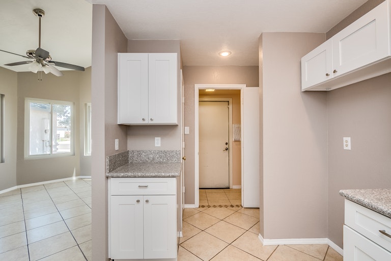 Photo 7 of 23 - 3118 E Topeka Dr, Phoenix, AZ 85050