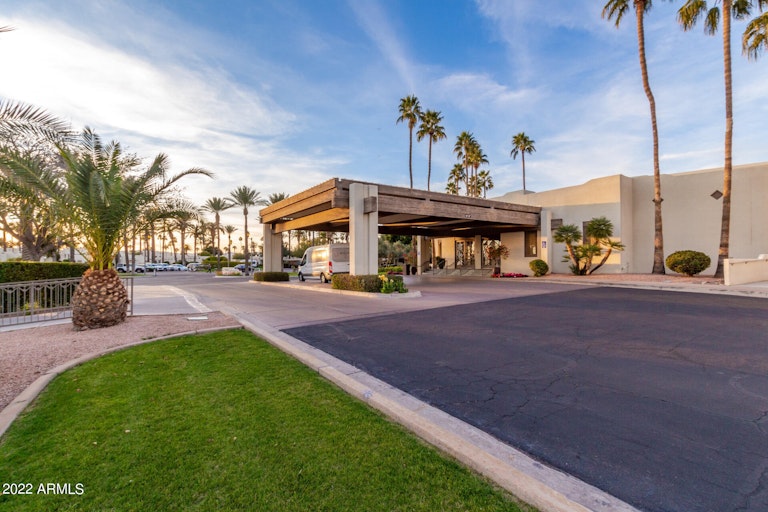 Photo 53 of 79 - 117 E Fairway Cir, Litchfield Park, AZ 85340