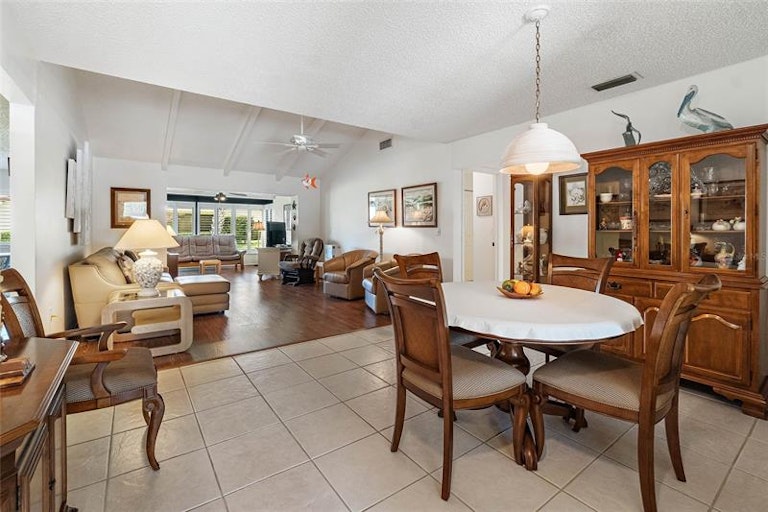 Photo 10 of 53 - 3709 Miguel Way #8602, Sarasota, FL 34232