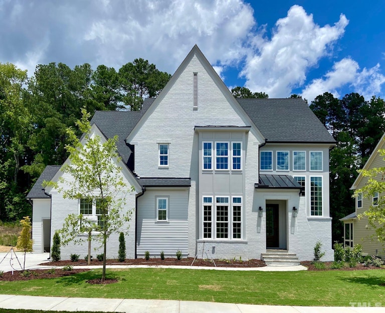 Photo 1 of 37 - 2101 Princeville Dr, Apex, NC 27523