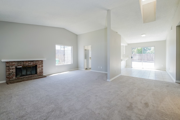 Photo 10 of 27 - 24785 Metric Dr, Moreno Valley, CA 92557