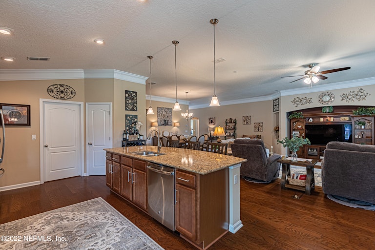 Photo 13 of 39 - 3695 Oglebay Dr, Green Cove Springs, FL 32043