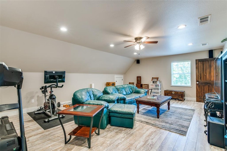 Photo 22 of 28 - 508 St Marys St, Rockwall, TX 75087