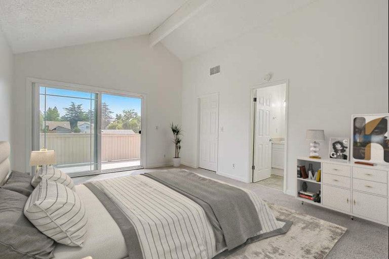 Photo 3 of 44 - 8017 Stone Canyon Cir, Citrus Heights, CA 95610