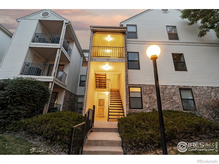 Photo 3 of 14 - 6705 S Field St #827, Littleton, CO 80128