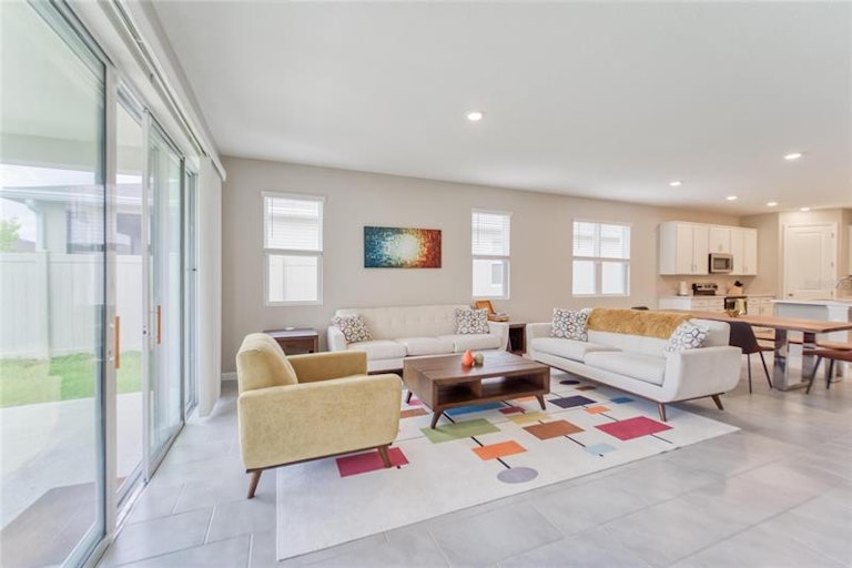 Photo 4 of 39 - 5428 Arlington River Dr, Lakeland, FL 33811
