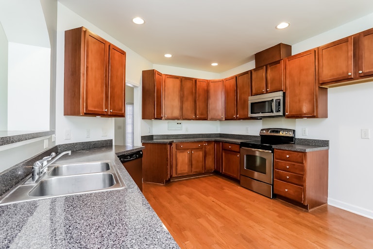 Photo 14 of 25 - 2235 Lazy River Dr, Raleigh, NC 27604