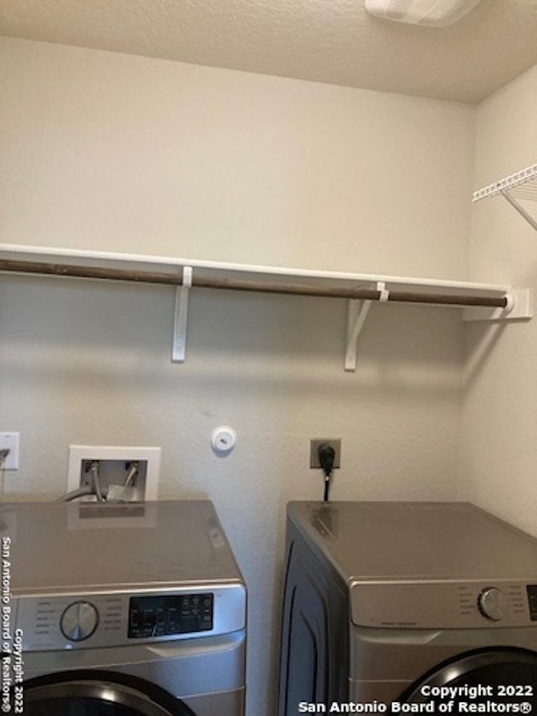 Photo 25 of 36 - 9722 Marbach Cres, San Antonio, TX 78245