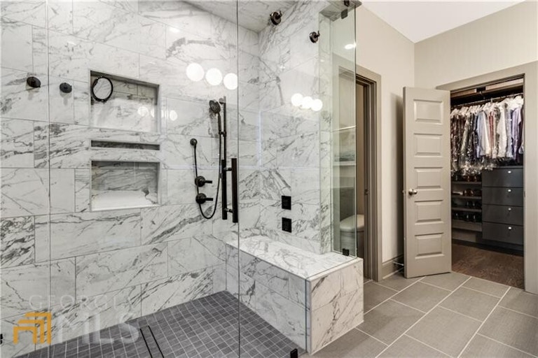 Photo 19 of 36 - 589 Broadview Pl NE, Atlanta, GA 30324
