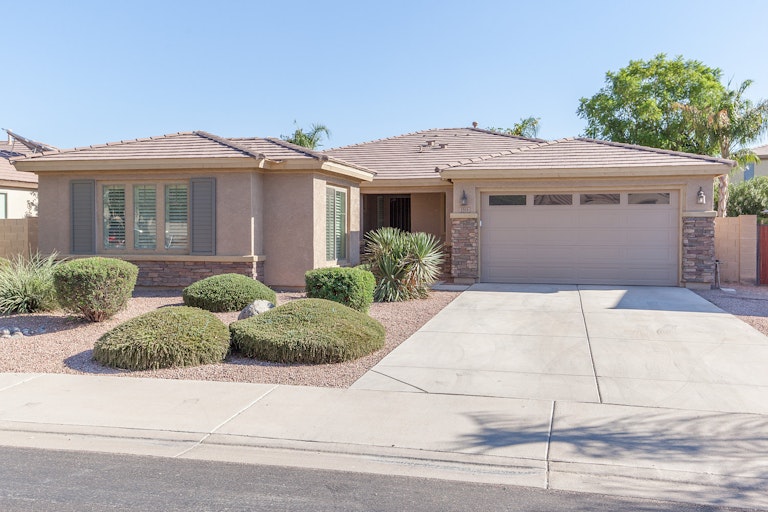 Photo 1 of 25 - 1511 E Birdland Dr, Gilbert, AZ 85297