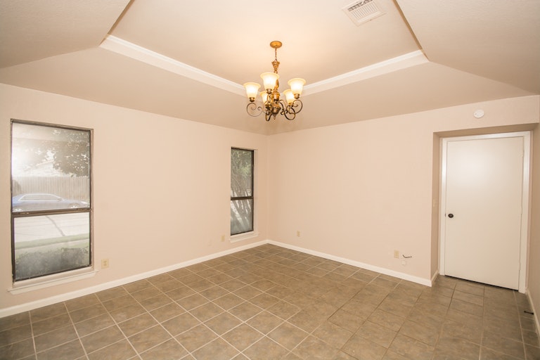 Photo 16 of 30 - 3813 Bond St, Rowlett, TX 75088