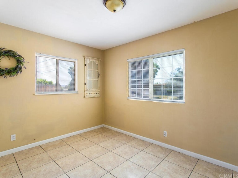 Photo 11 of 23 - 6705 Lynwood Way, Highland, CA 92346