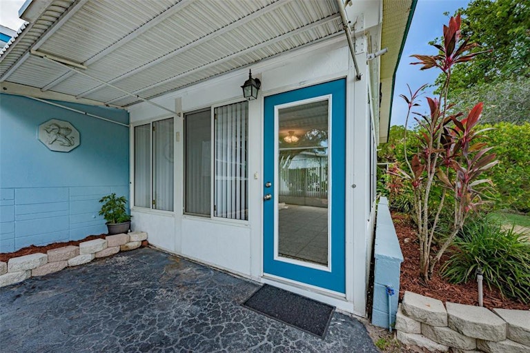 Photo 2 of 27 - 5131 96th Ter N, Pinellas Park, FL 33782
