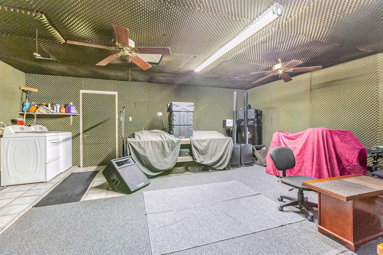 Photo 17 of 22 - 9511 Kell Cir, Houston, TX 77040