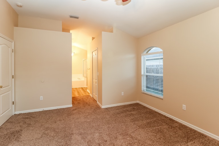 Photo 19 of 21 - 1475 Lake Shore Ranch Dr, Seffner, FL 33584