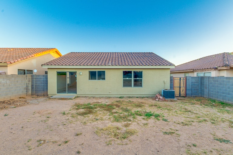 Photo 2 of 19 - 2146 W 23rd Ave, Apache Junction, AZ 85120