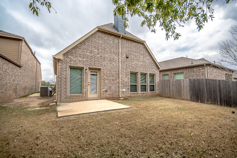 Photo 18 of 20 - 9700 National Pines Dr, McKinney, TX 75072