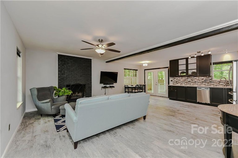Photo 4 of 19 - 10012 Topeka Dr, Mint Hill, NC 28227