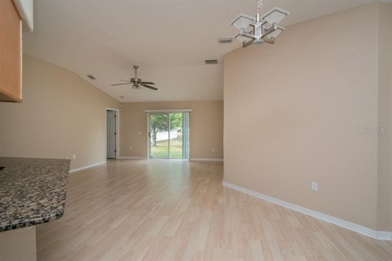 Photo 10 of 25 - 31023 Baclan Dr, Wesley Chapel, FL 33545