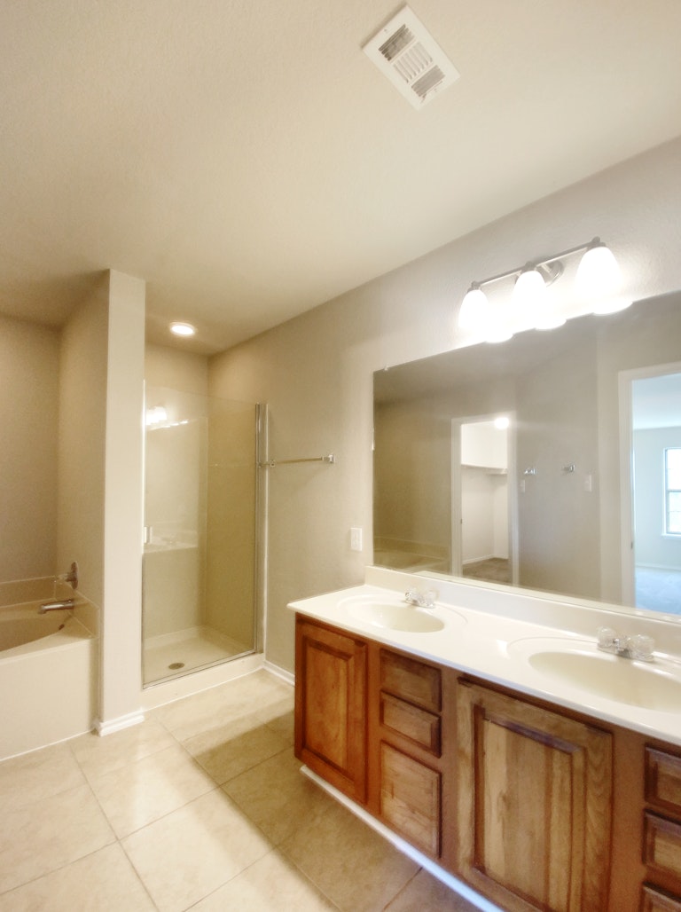 Photo 22 of 27 - 111 Salerno Dr, San Marcos, TX 78666