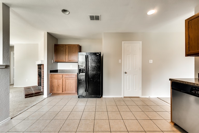 Photo 9 of 37 - 12823 Serenity Dr, Frisco, TX 75035