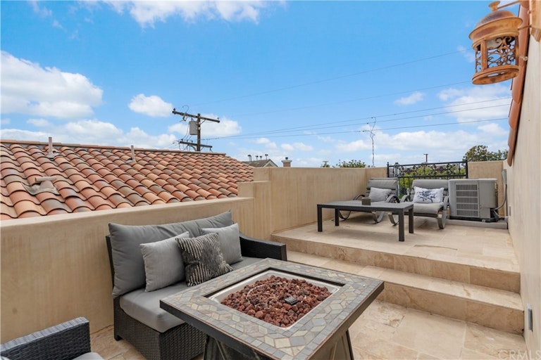 Photo 19 of 28 - 133 Agate Ave, Newport Beach, CA 92662