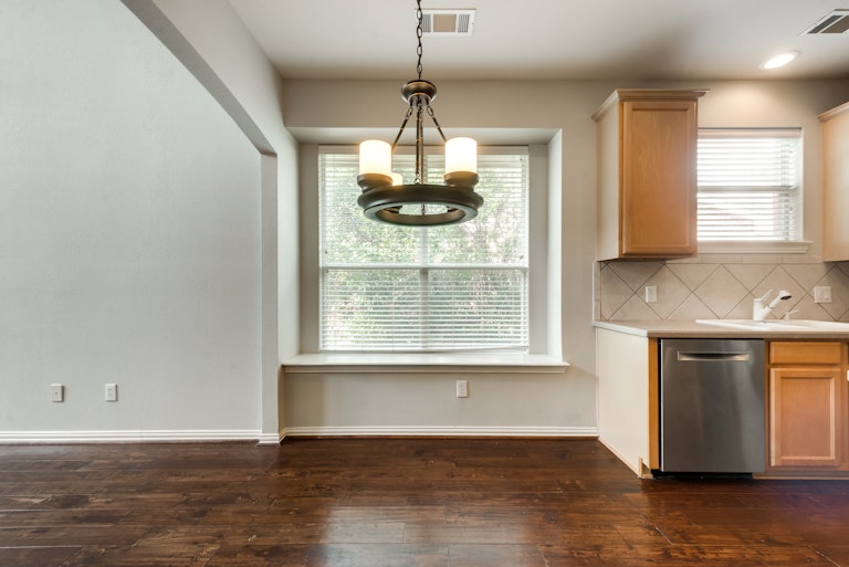 Photo 12 of 32 - 530 Lauren Ct, Keller, TX 76248