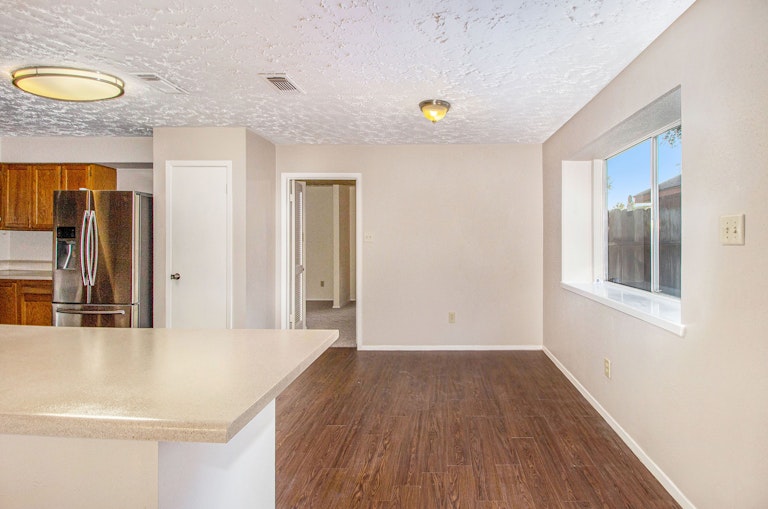 Photo 7 of 17 - 15822 Manfield Dr, Houston, TX 77082