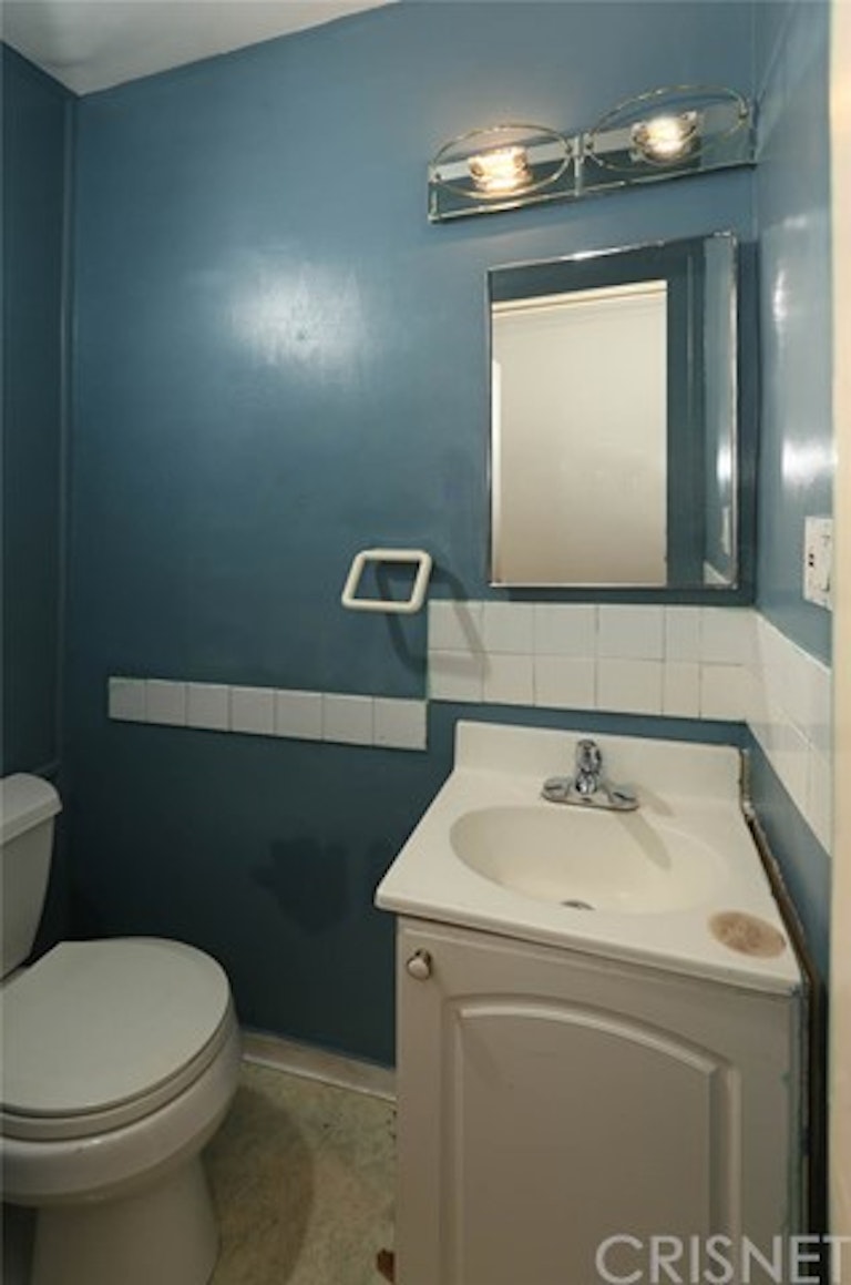 Photo 16 of 19 - 8362 Aura Ave, Northridge, CA 91324