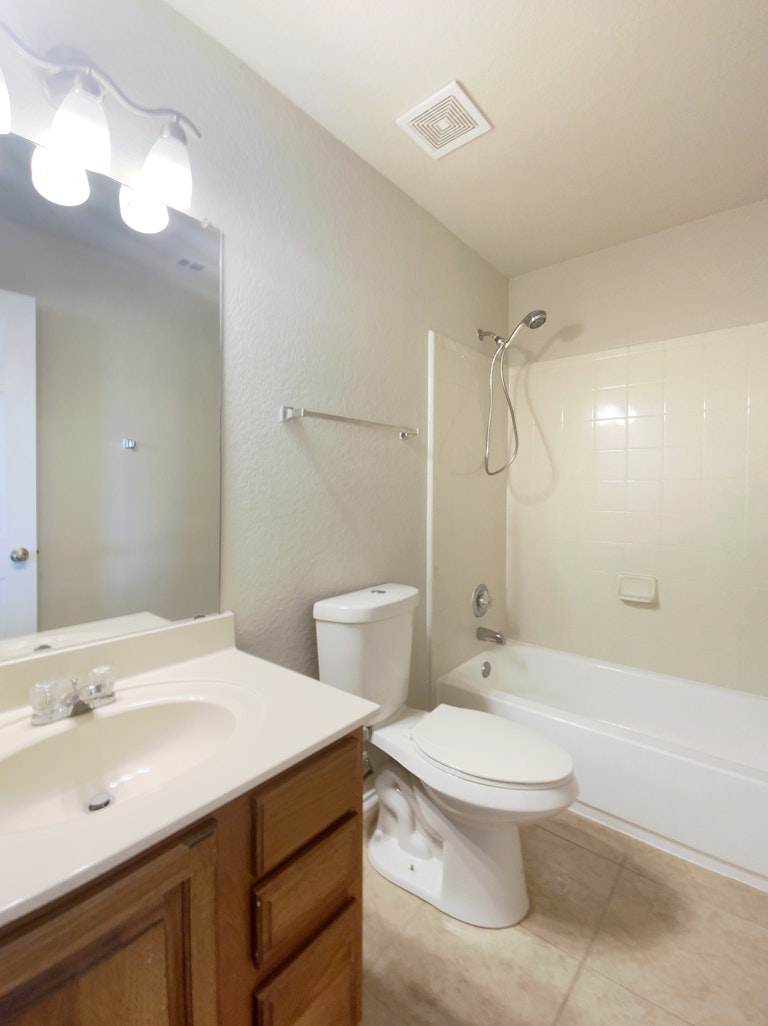 Photo 21 of 27 - 111 Salerno Dr, San Marcos, TX 78666