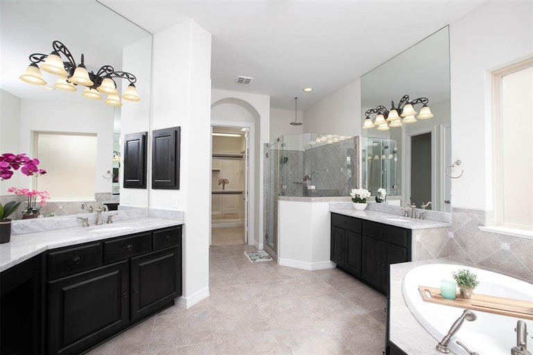 Photo 26 of 48 - 6339 Windermere Park Ln, Sugar Land, TX 77479