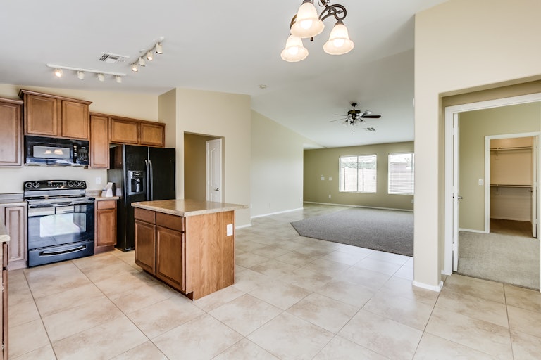 Photo 16 of 35 - 18549 W Vogel Ave, Goodyear, AZ 85338