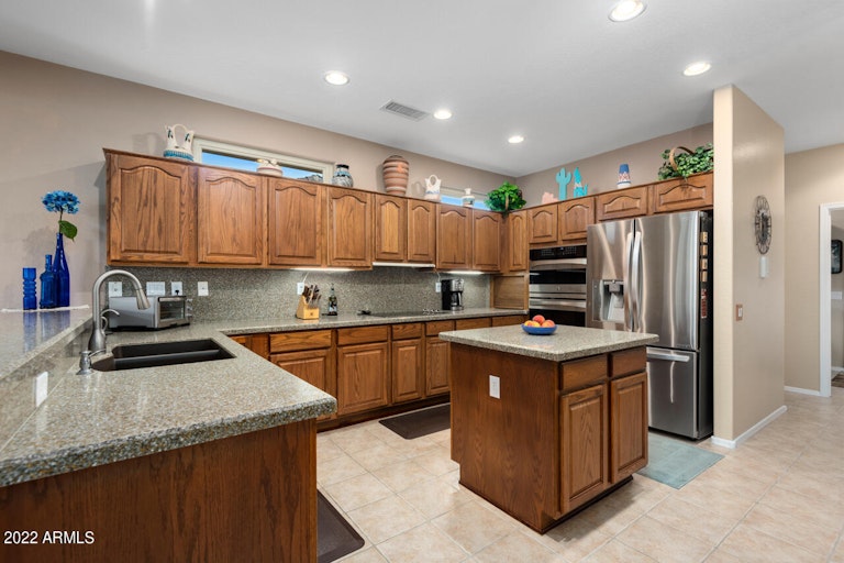 Photo 12 of 34 - 18028 W Tierra Del Sol Dr, Surprise, AZ 85387