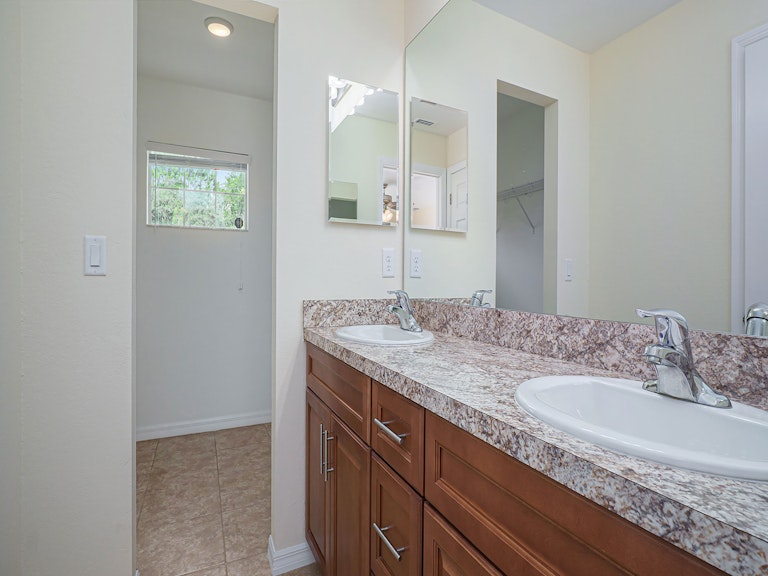 Photo 6 of 17 - 14463 Duck Hawk Rd, Weeki Wachee, FL 34614
