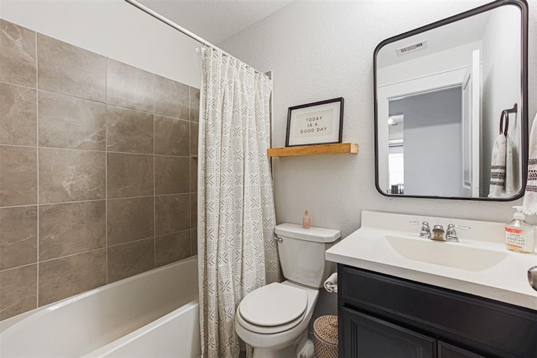 Photo 14 of 17 - 23026 Briarstone Harbor Trl, Katy, TX 77493