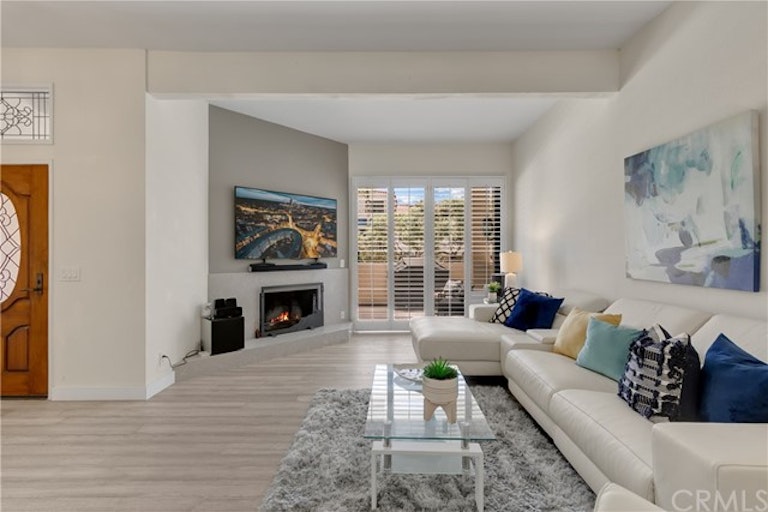 Photo 5 of 48 - 16515 Tropez Ln #147, Huntington Beach, CA 92649