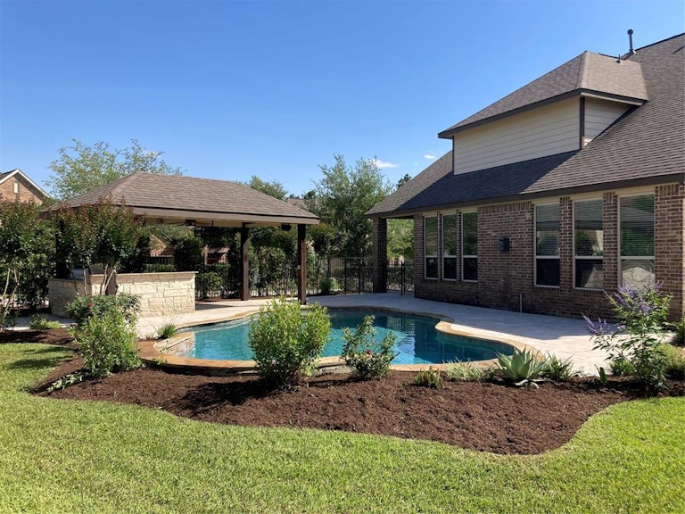Photo 10 of 43 - 91 Hearthshire Cir, Magnolia, TX 77354