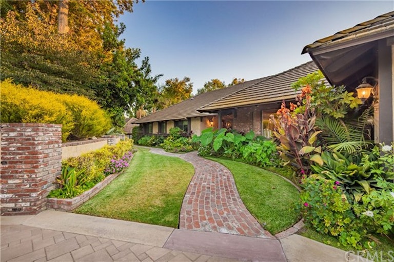 Photo 48 of 59 - 2899 N Monte Verde Dr, Covina, CA 91724