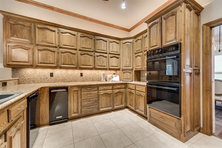 Photo 15 of 37 - 1605 Mariah Bay Cir, Rockwall, TX 75032