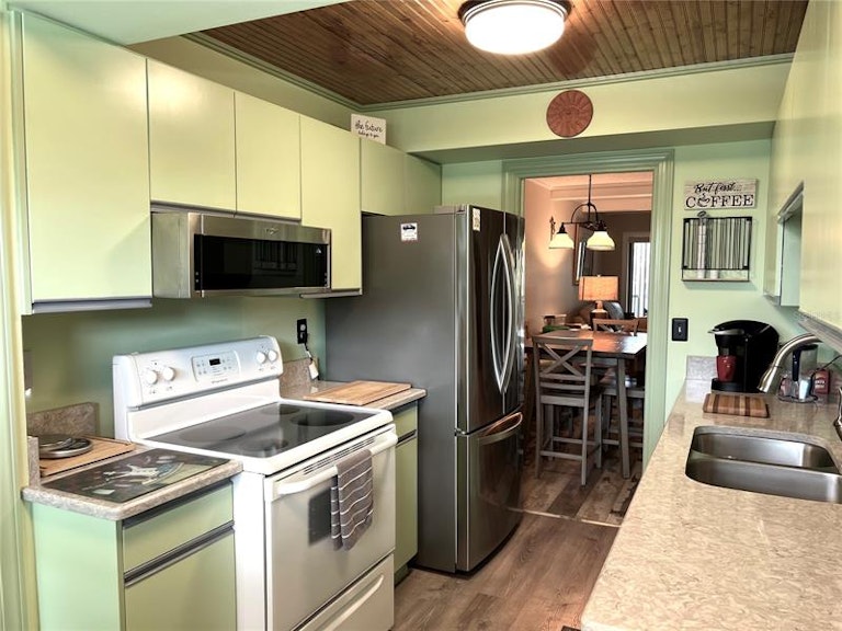 Photo 8 of 40 - 635 30th Ave W Unit F306, Bradenton, FL 34205