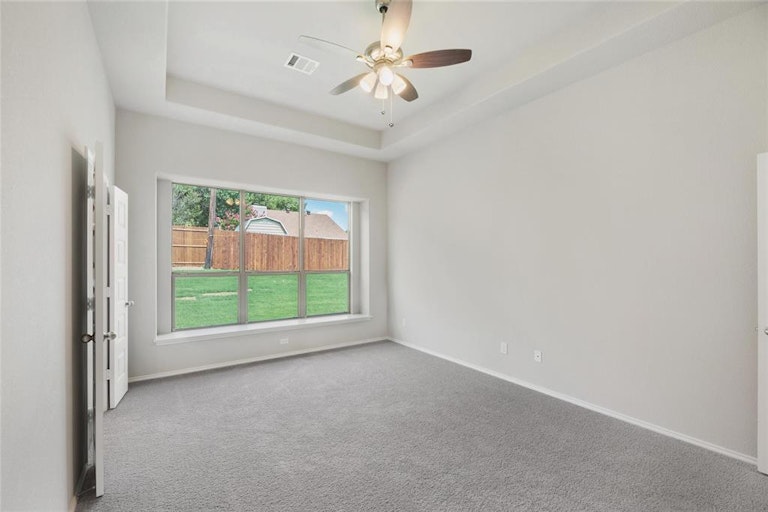Photo 17 of 28 - 816 Long Iron Dr, Fort Worth, TX 76108