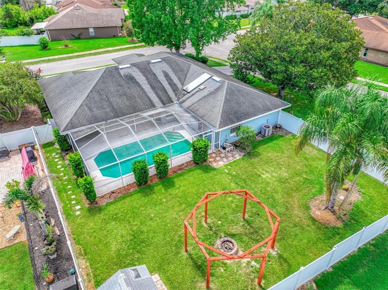 Photo 2 of 41 - 6923 Ashbury Dr, Lakeland, FL 33809