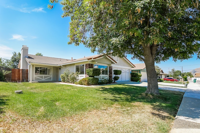 Photo 9 of 27 - 24785 Metric Dr, Moreno Valley, CA 92557